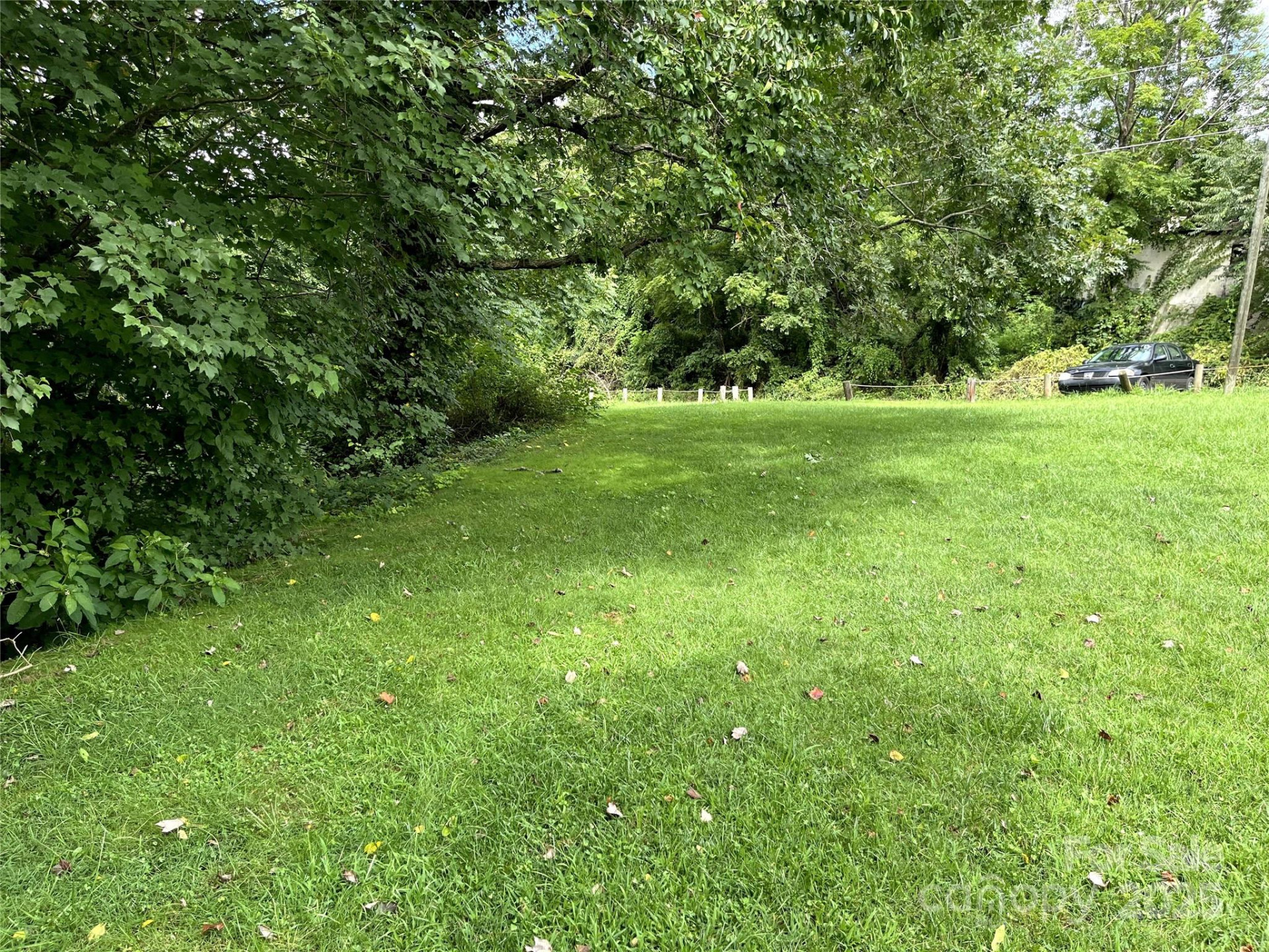 576 Deaverview Road - Photo 5