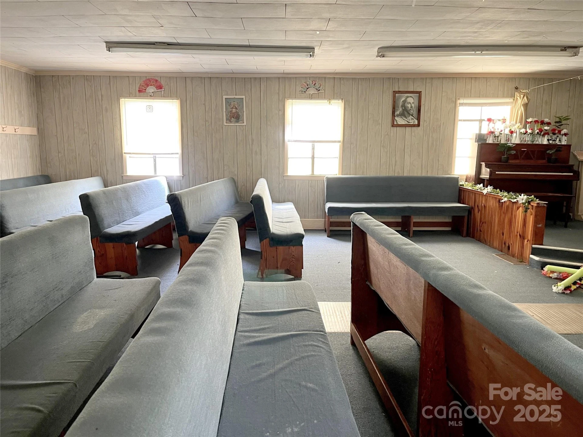 576 Deaverview Road - Photo 9