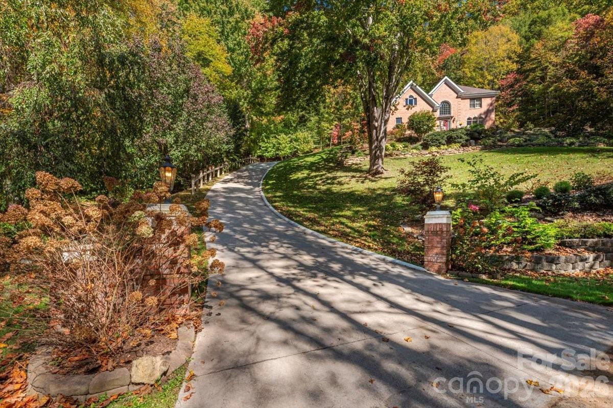 295 Laurel Ridge Drive - Photo 2