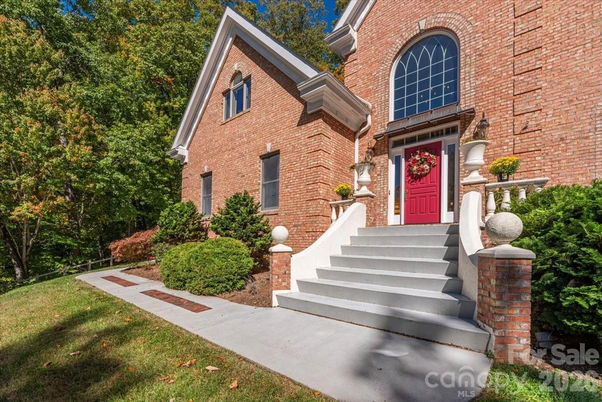 295 Laurel Ridge Drive - Photo 4