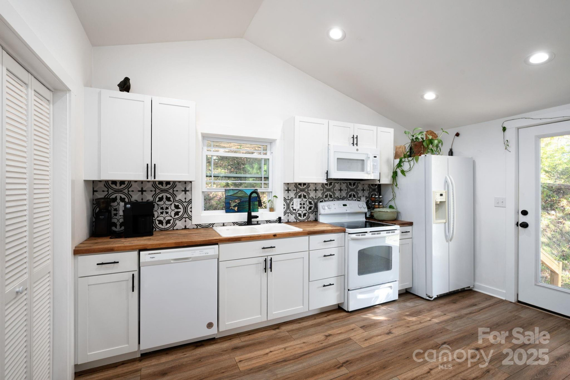 351 Dix Creek #2 Road - Photo 11