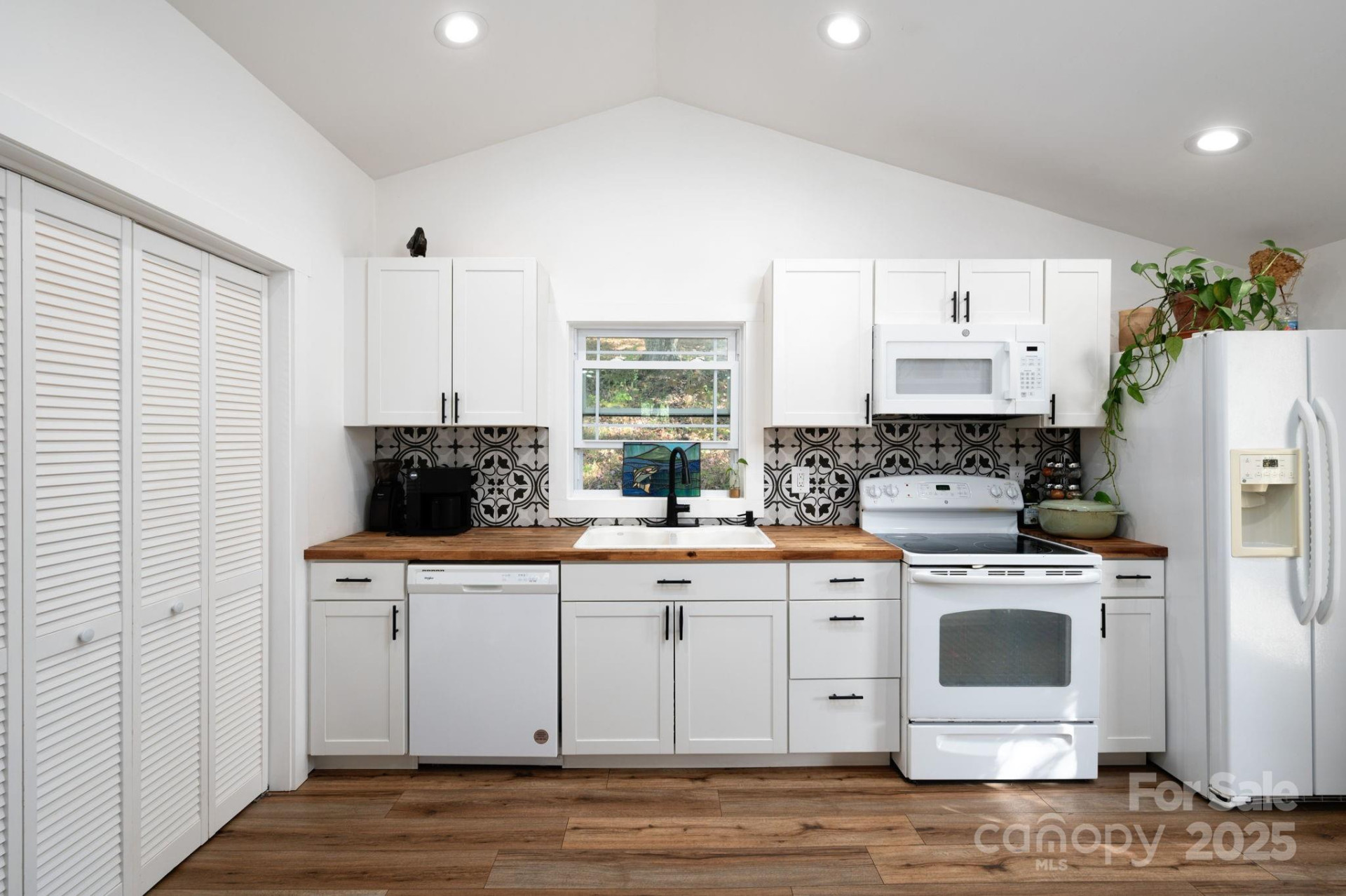 351 Dix Creek #2 Road - Photo 10