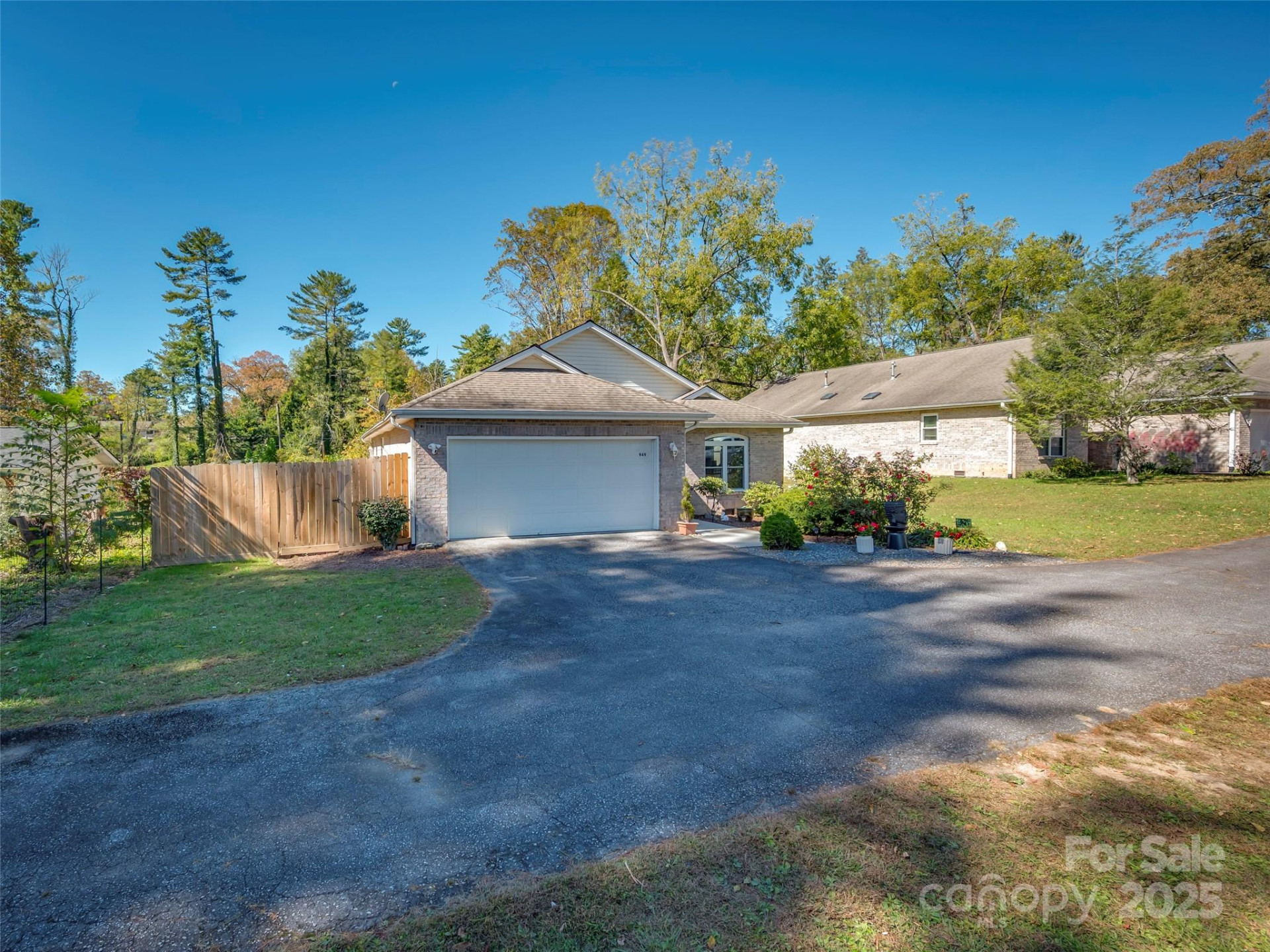 949 Kanuga Road - Photo 3