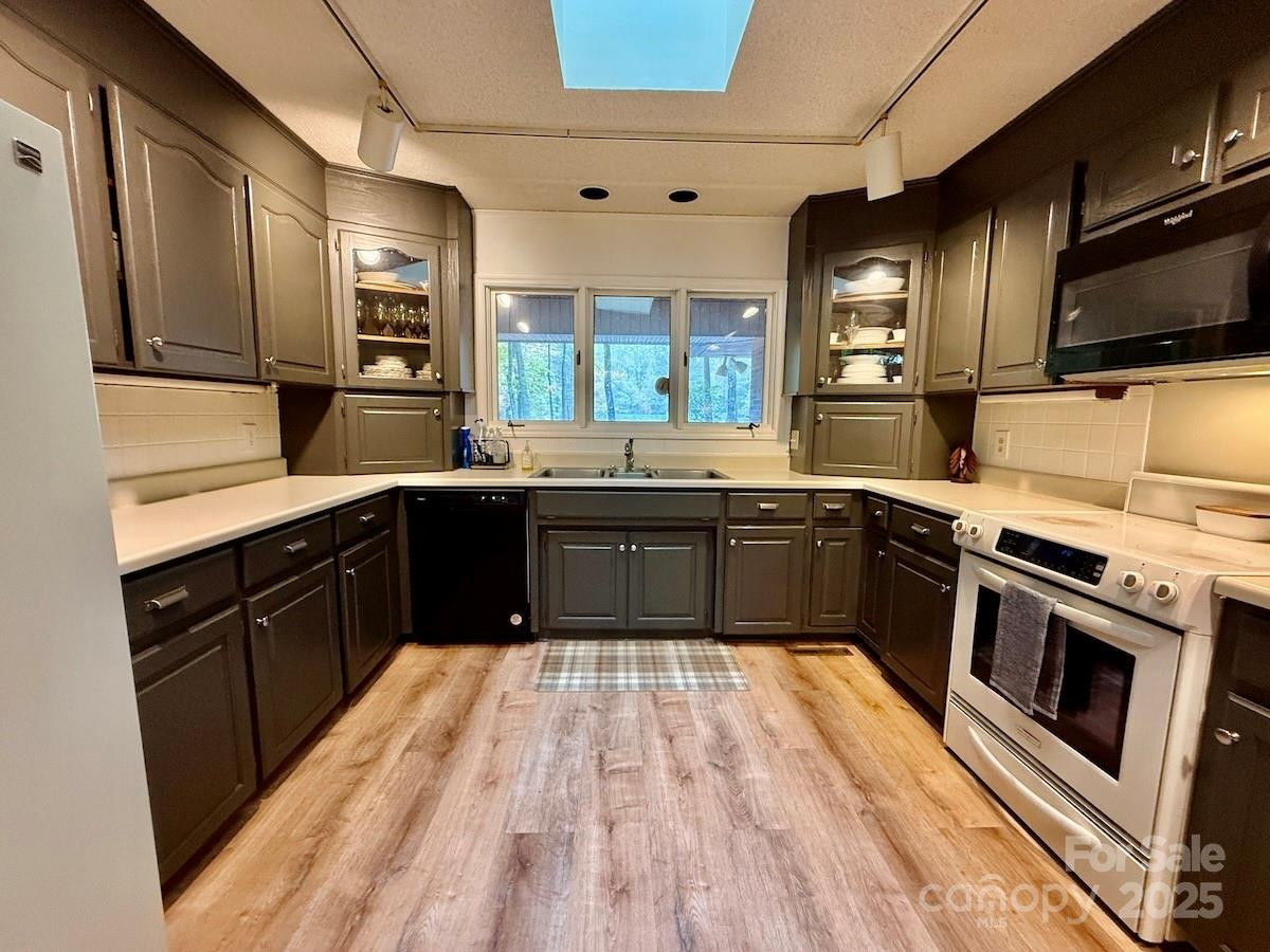 461 Mountain View Drive - Photo 14