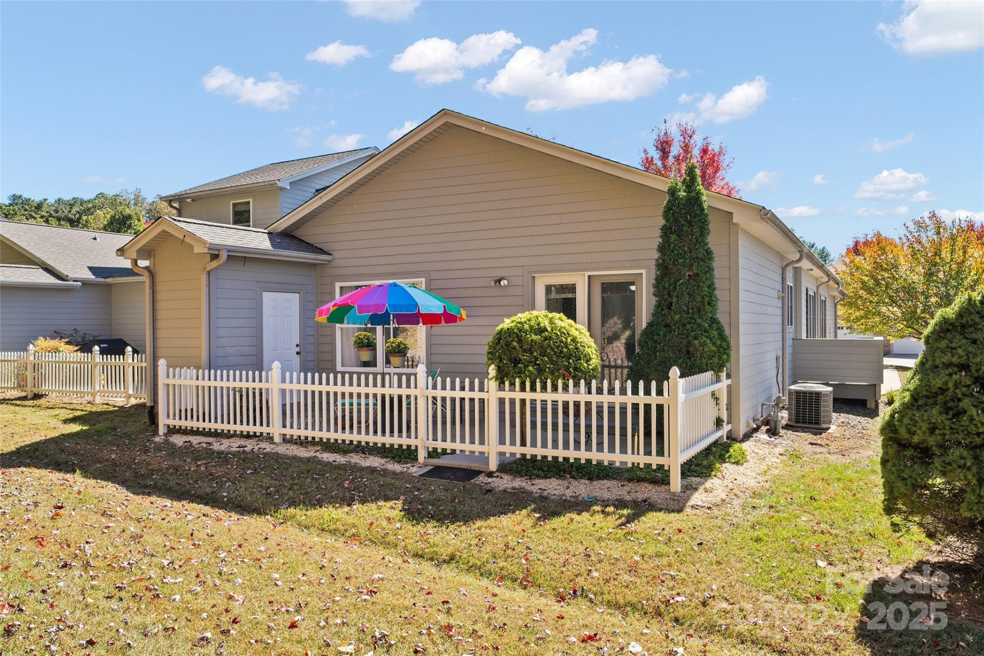 23 Holiday Drive - Photo 4