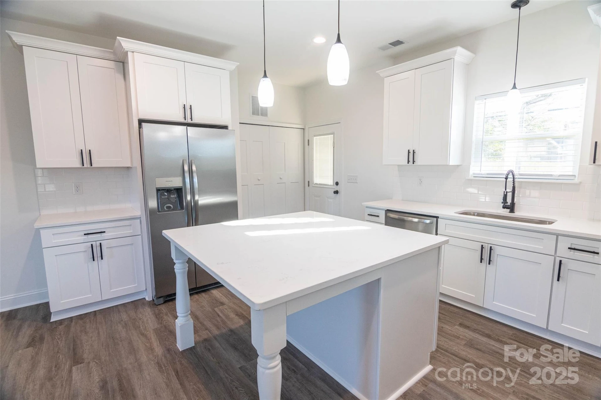 719 Smith Street - Photo 10