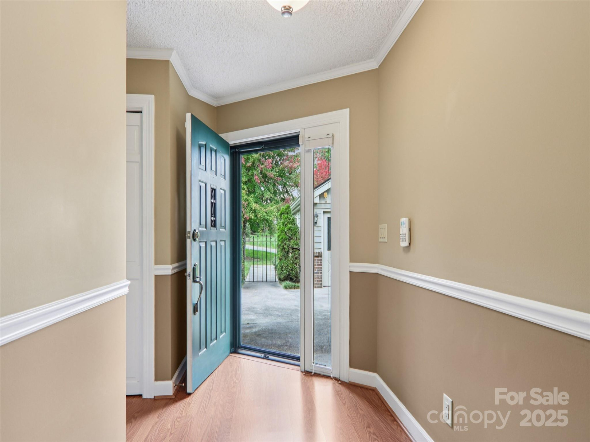 102 Glenbrook Drive - Photo 3