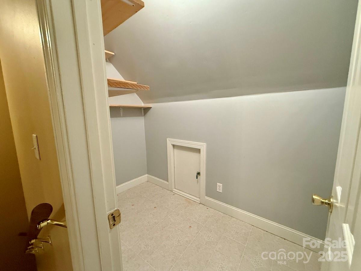 1054 Sandy Springs Road - Photo 18