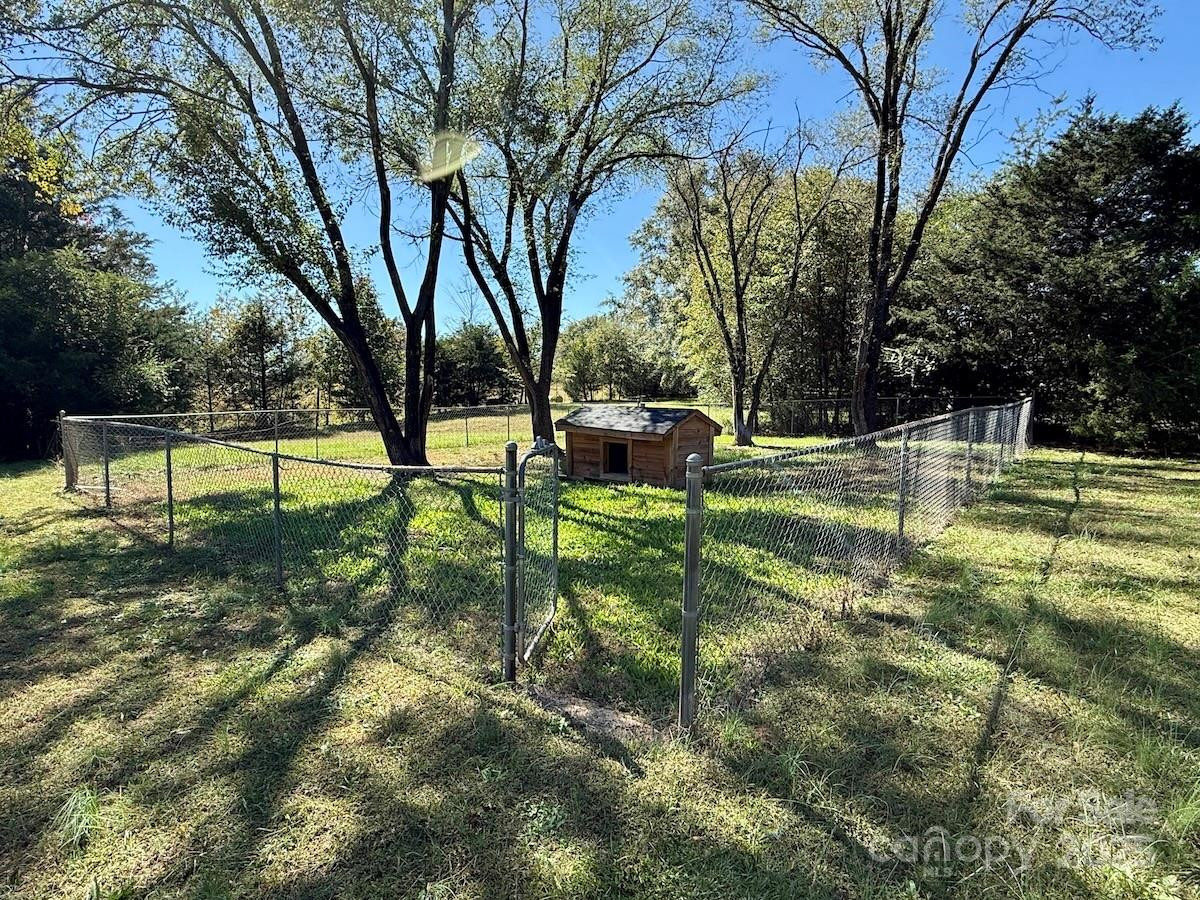 1054 Sandy Springs Road - Photo 30