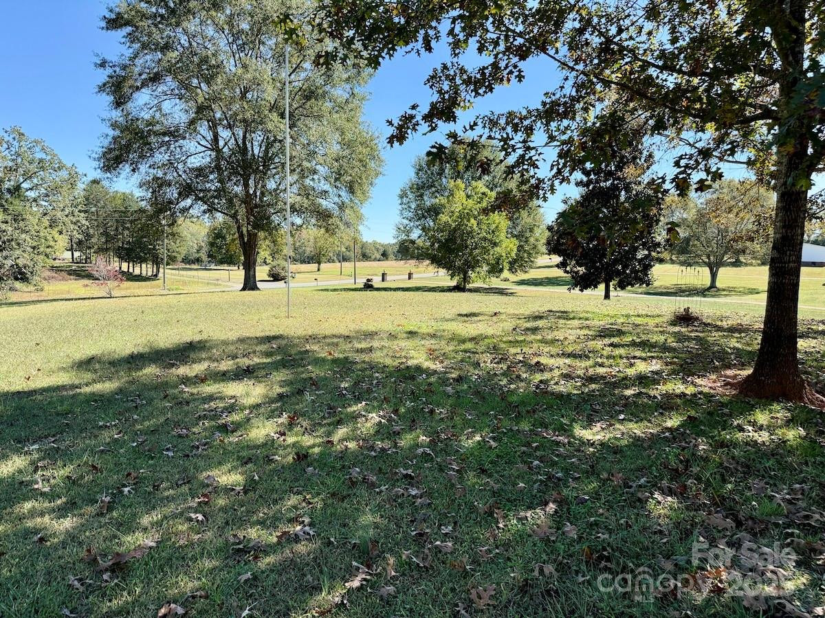 1054 Sandy Springs Road - Photo 32