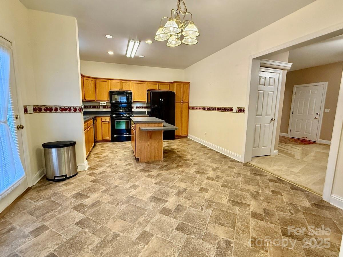 1054 Sandy Springs Road - Photo 6