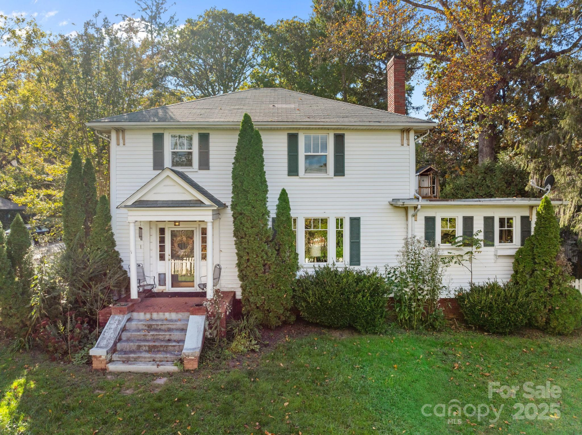 891 Hendersonville Road - Photo 2