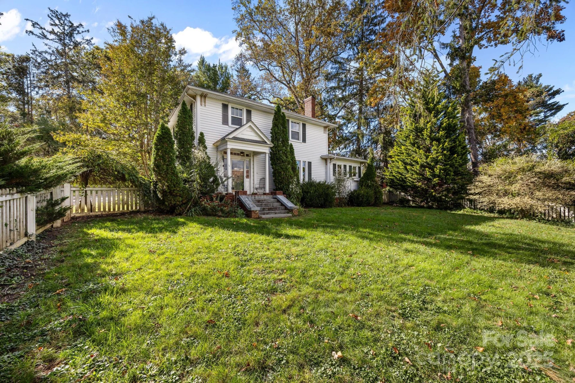 891 Hendersonville Road - Photo 3