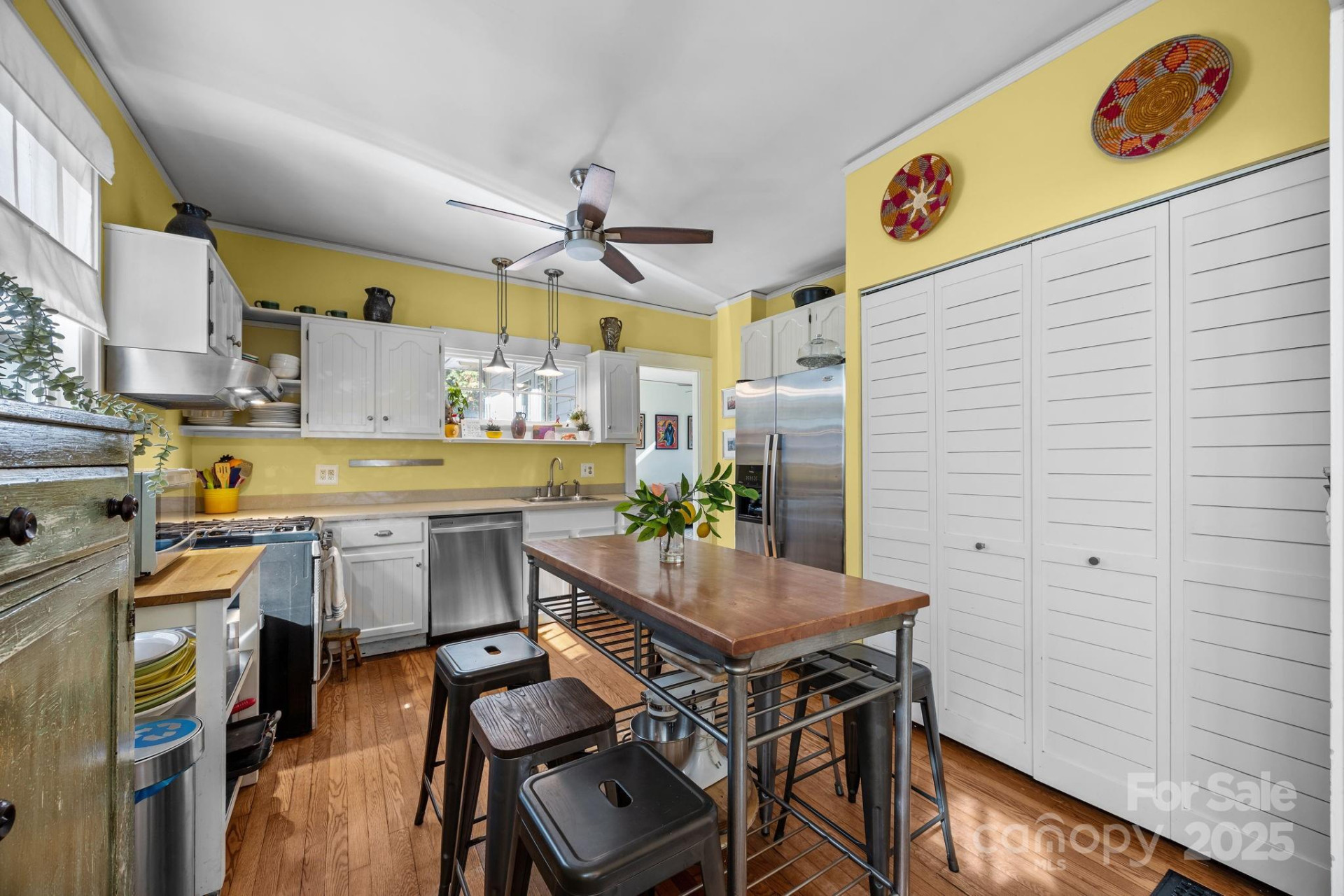 891 Hendersonville Road - Photo 24