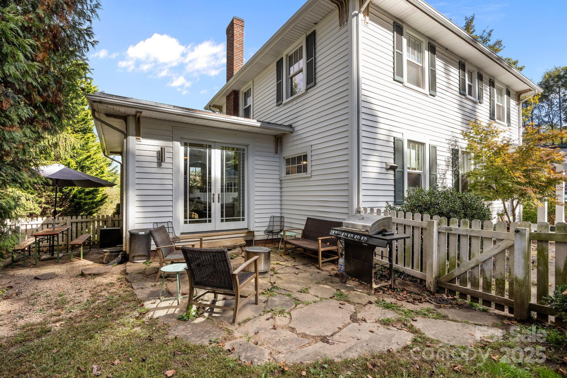 891 Hendersonville Road - Photo 9