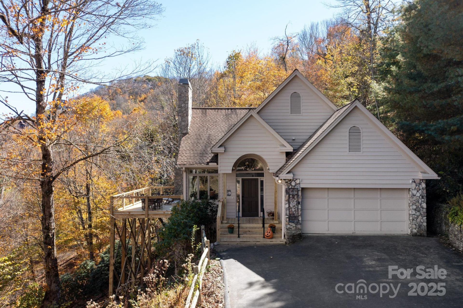 481 Overlook Drive - Photo 2