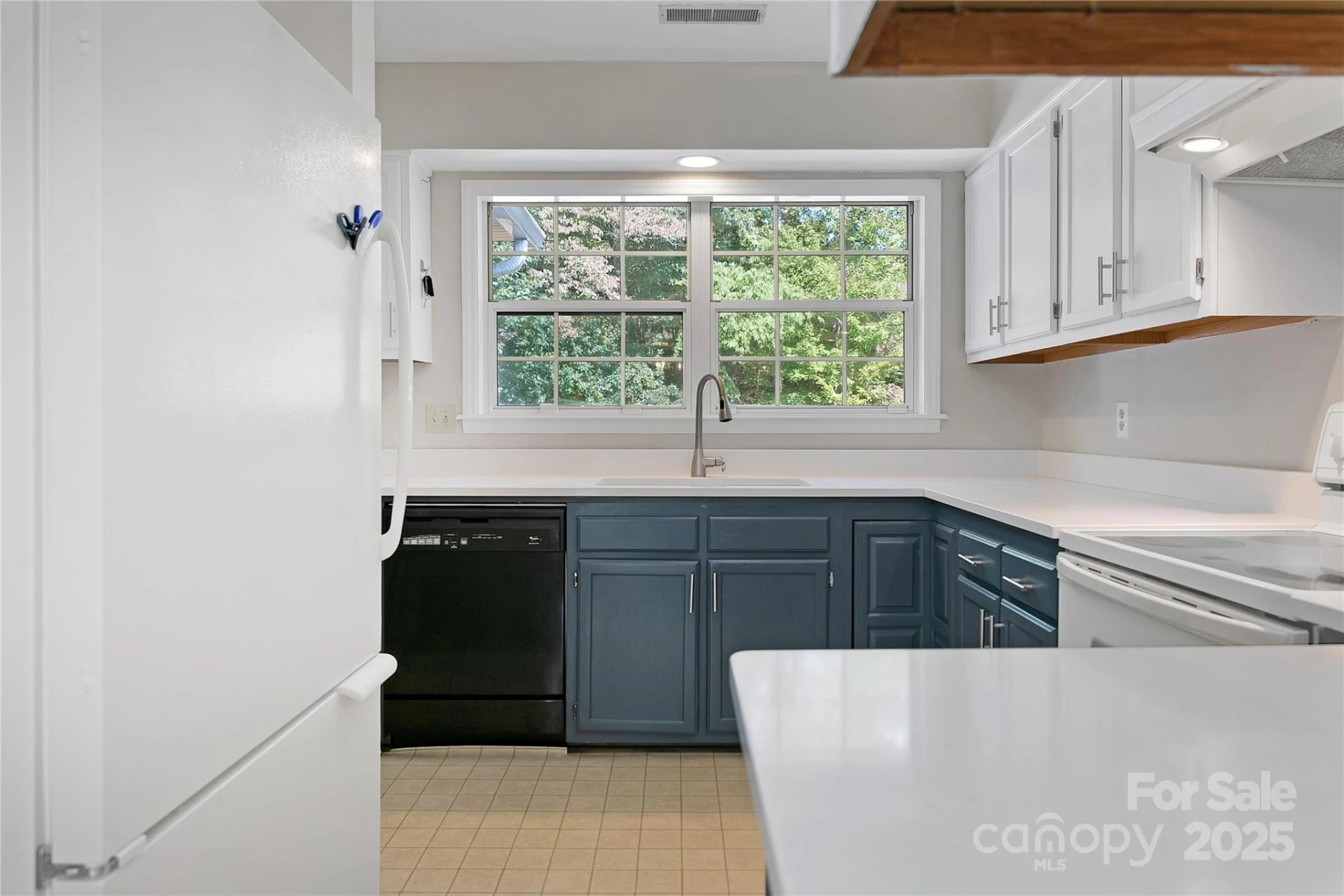 110 Lakeview Court - Photo 6