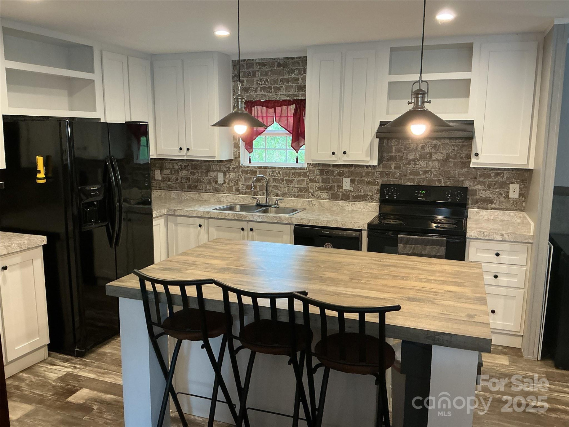 30 and 32 Skyland Circle - Photo 15