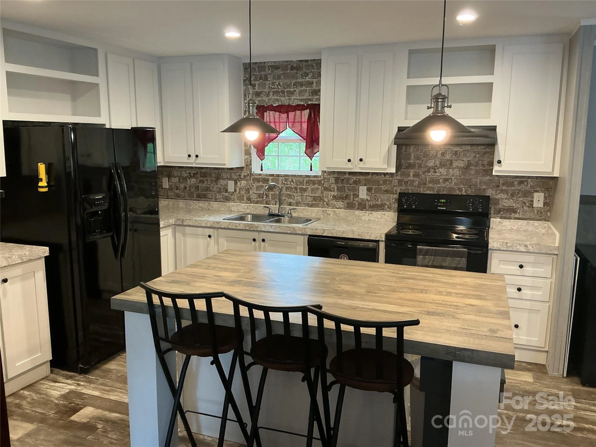 30 and 32 Skyland Circle - Photo 15