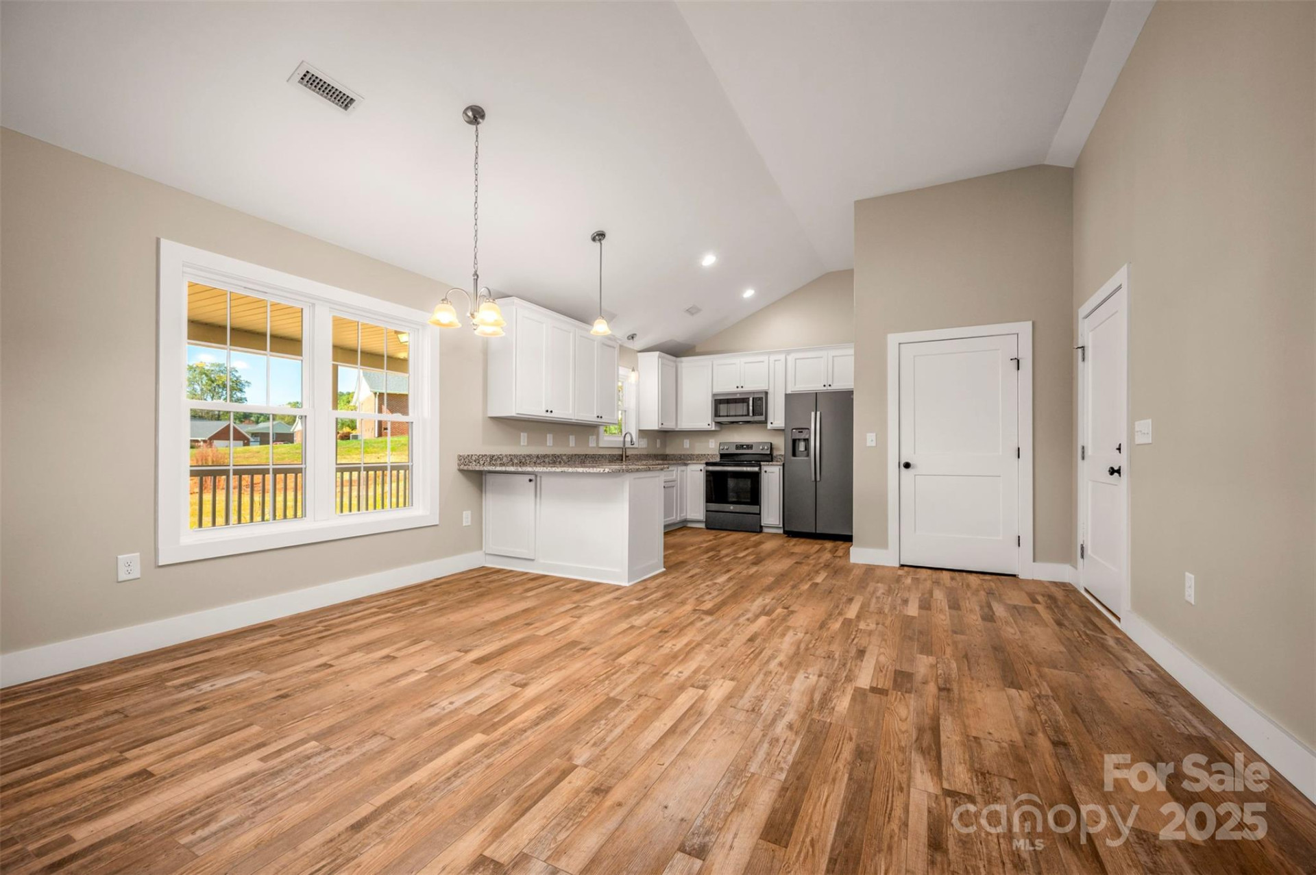 180 Central Park Circle - Photo 14