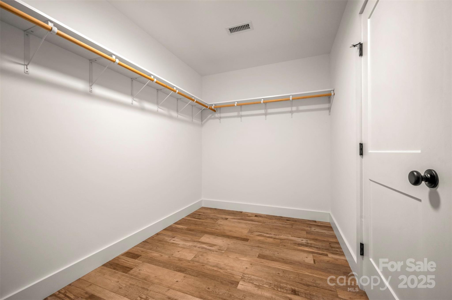 180 Central Park Circle - Photo 21
