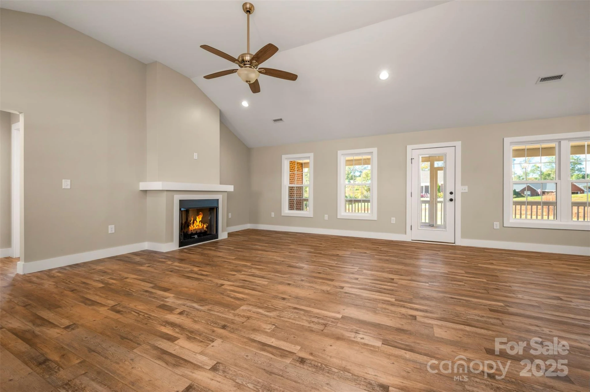 180 Central Park Circle - Photo 10
