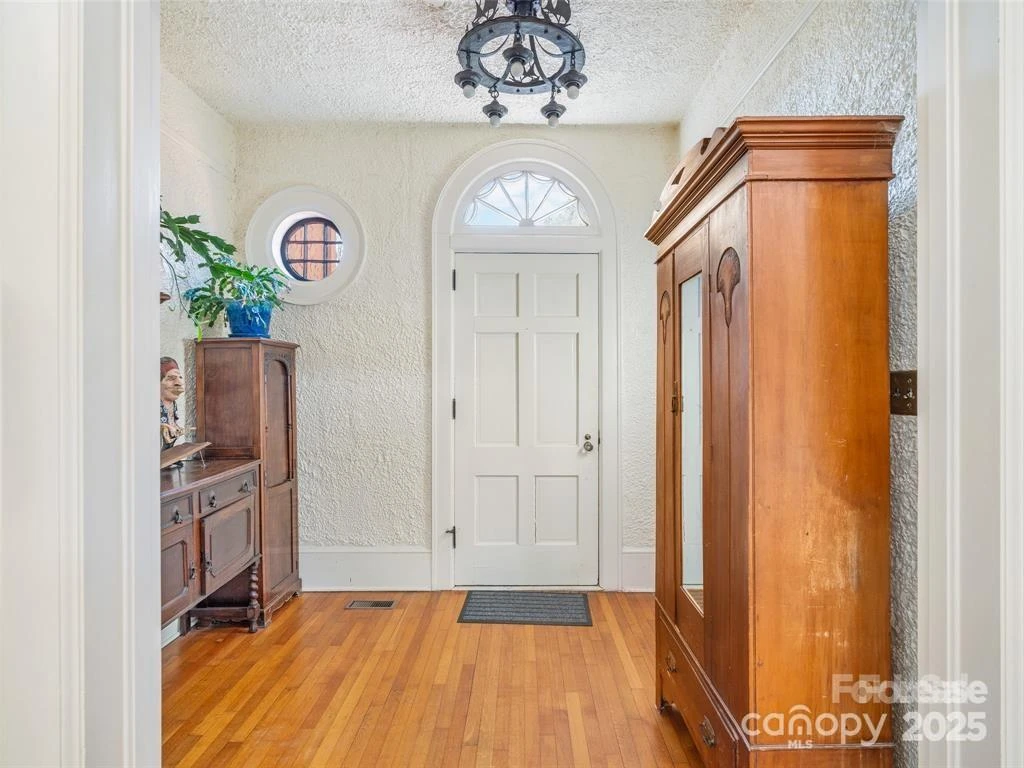 26 Sheridan Road - Photo 8