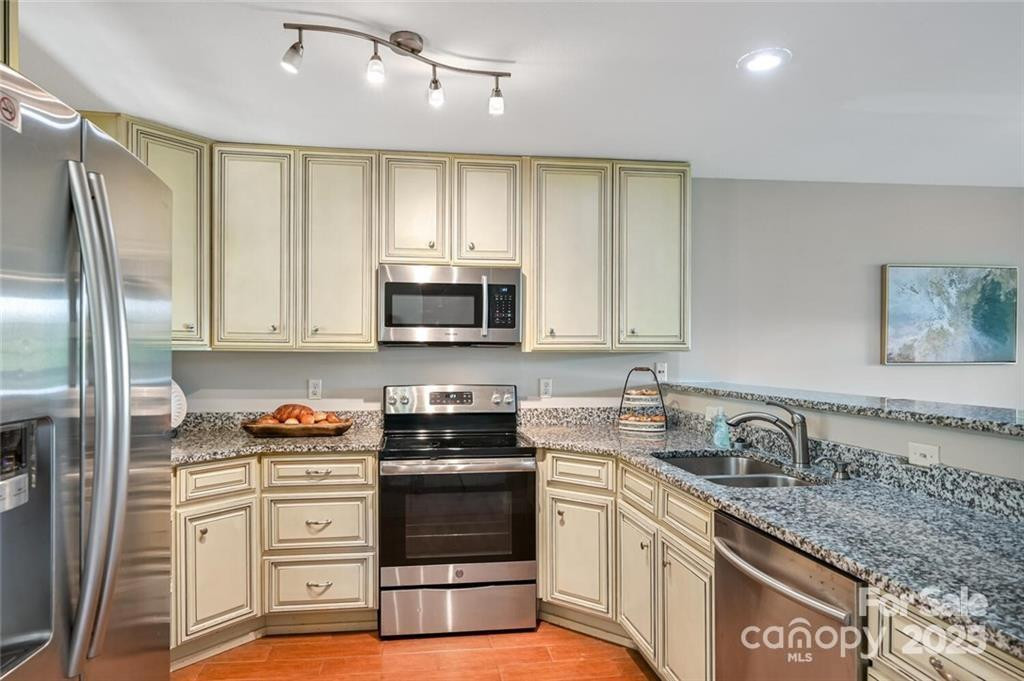 29 Rotunda Circle - Photo 24