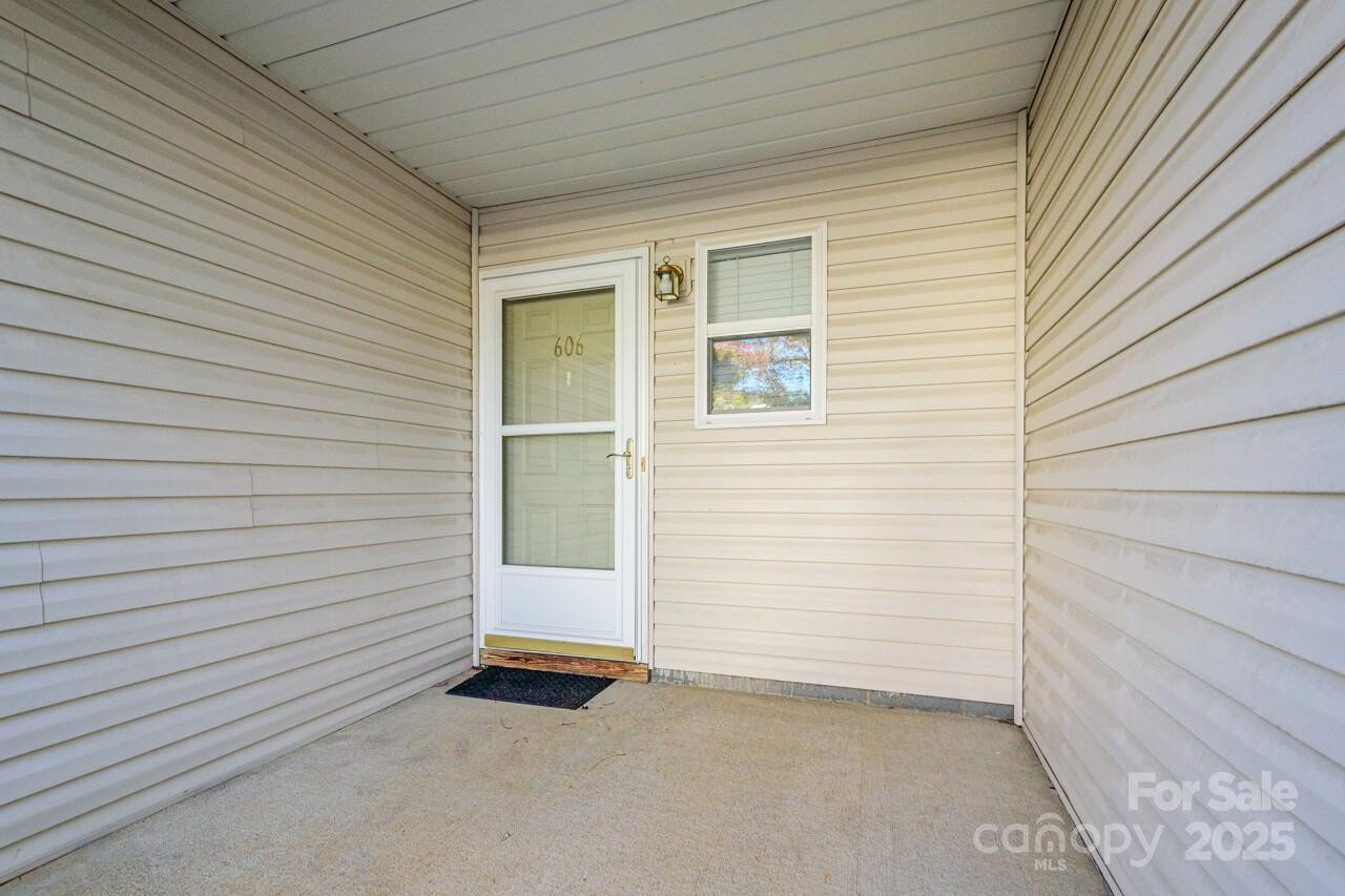 606 Olde Covington Way - Photo 7