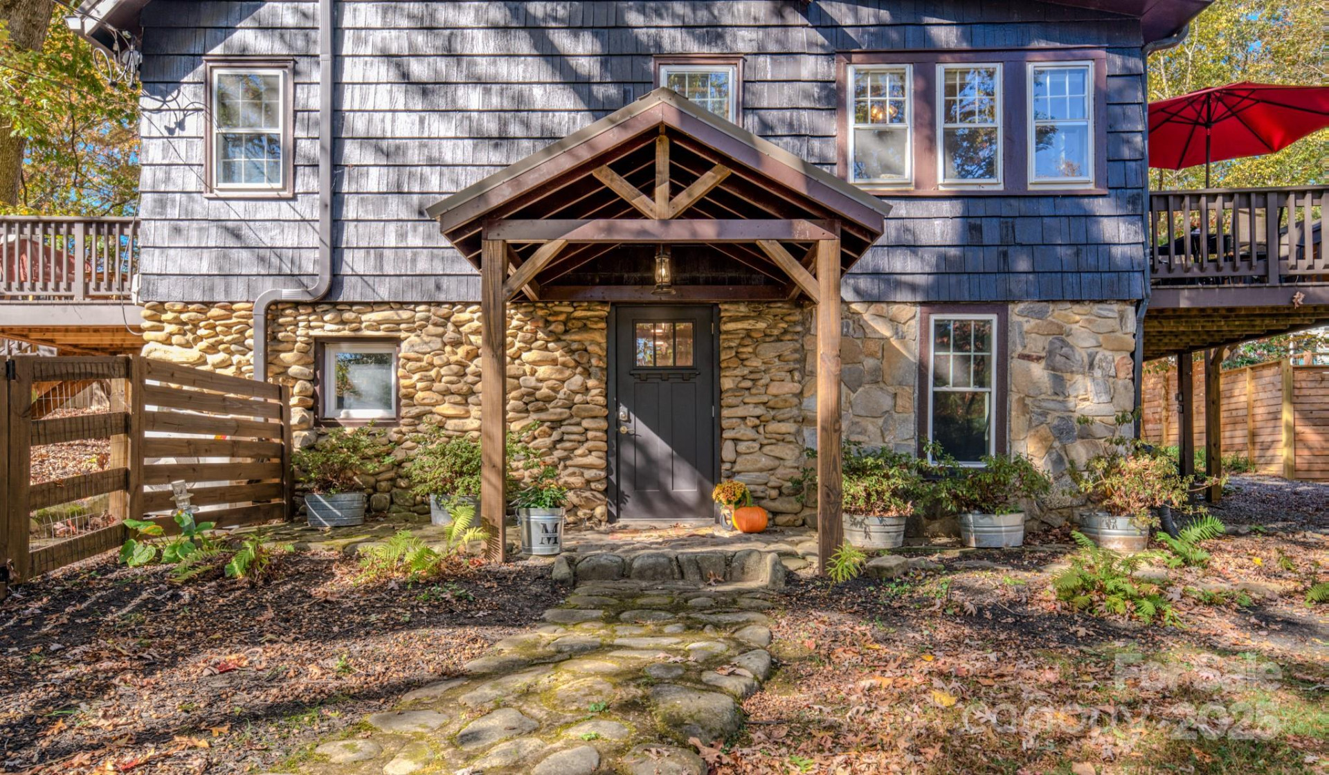 597 Tomahawk Avenue - Photo 5