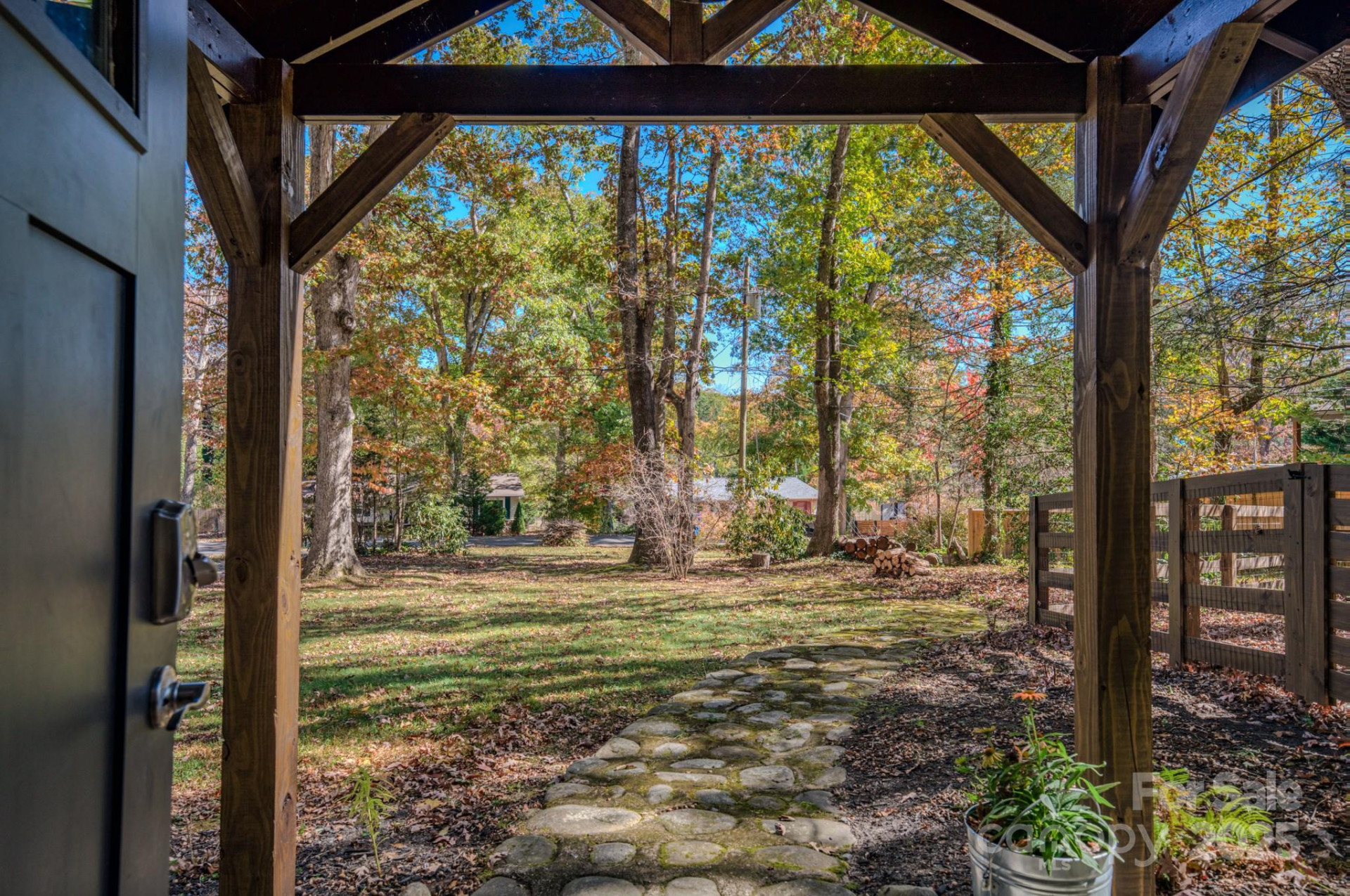 597 Tomahawk Avenue - Photo 6