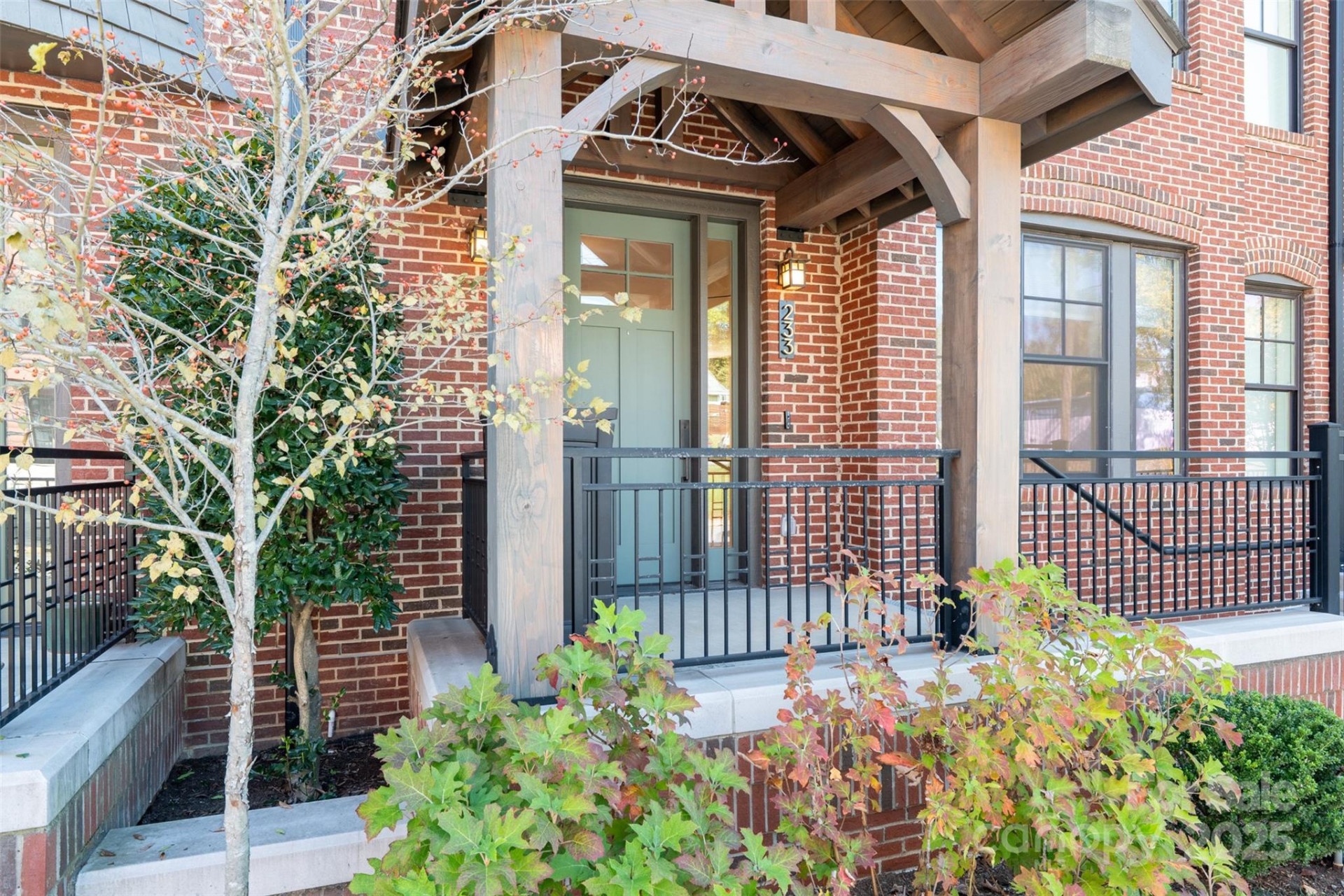 233 Broadway Street - Photo 2