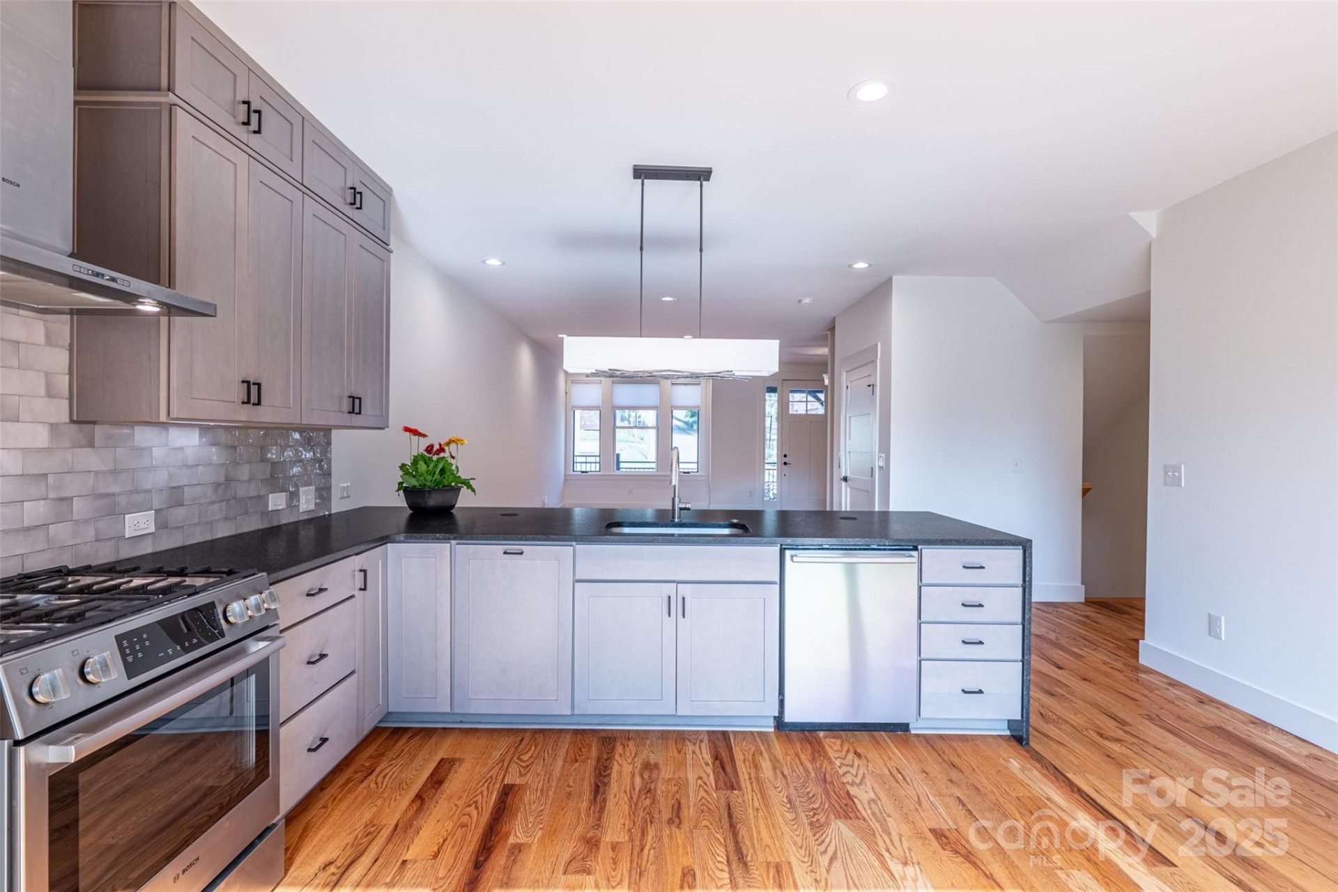 233 Broadway Street - Photo 12