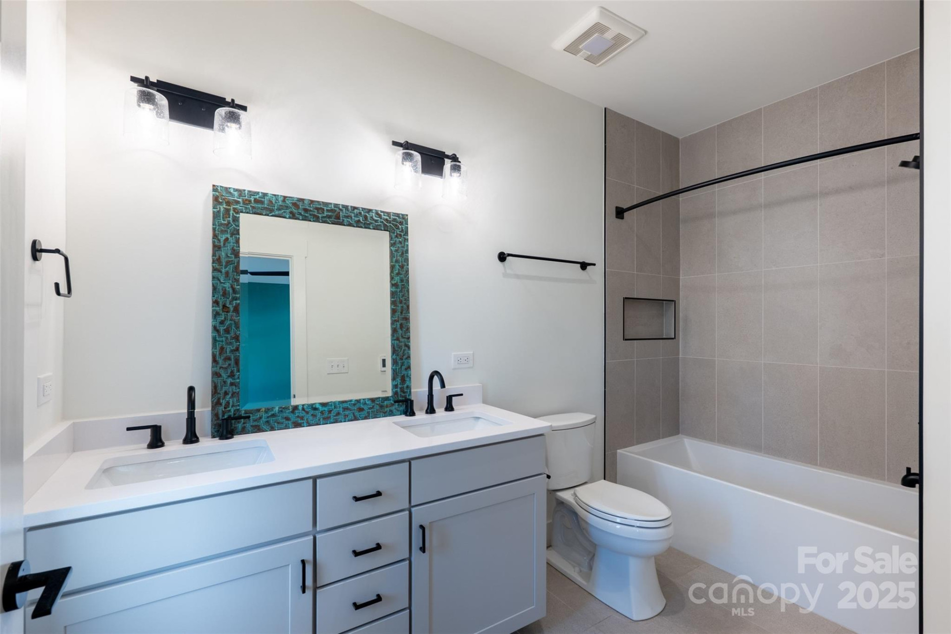 233 Broadway Street - Photo 32