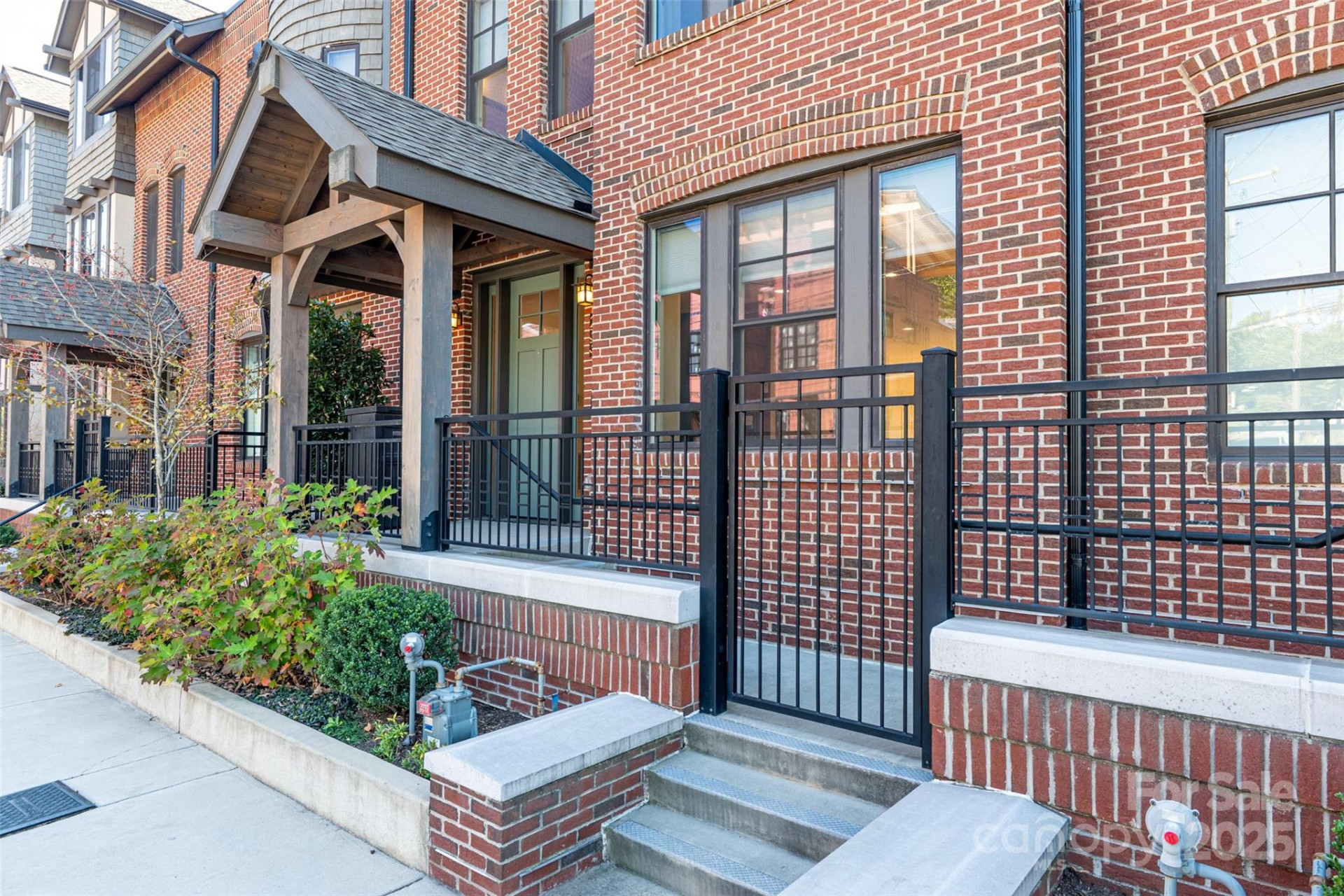 233 Broadway Street - Photo 5