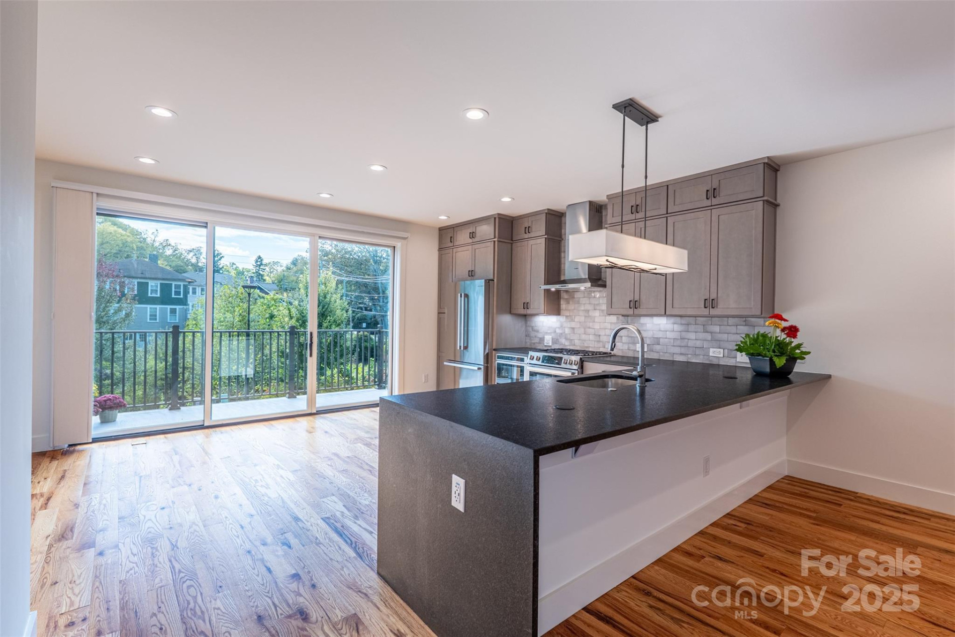 233 Broadway Street - Photo 8