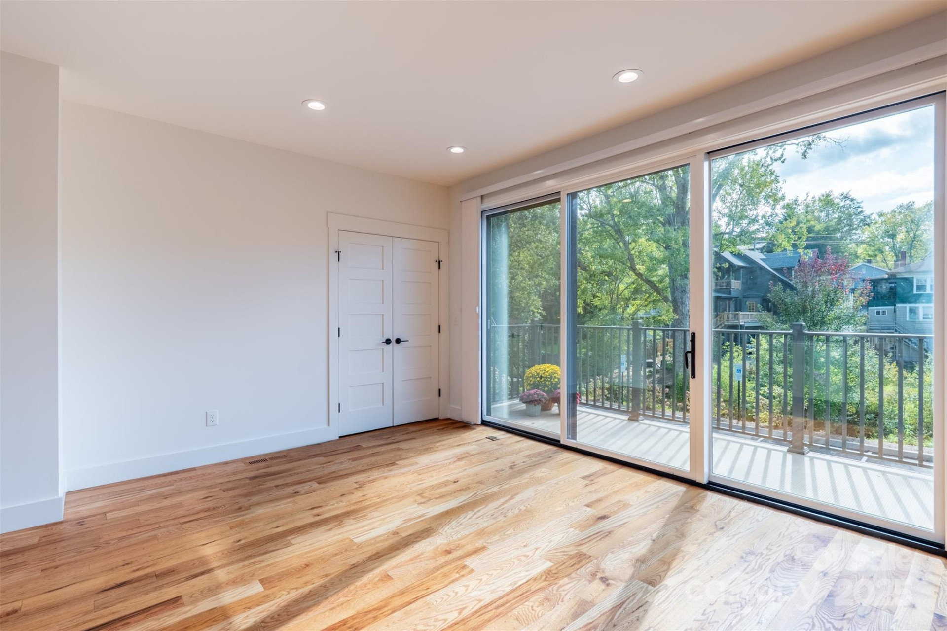 233 Broadway Street - Photo 10