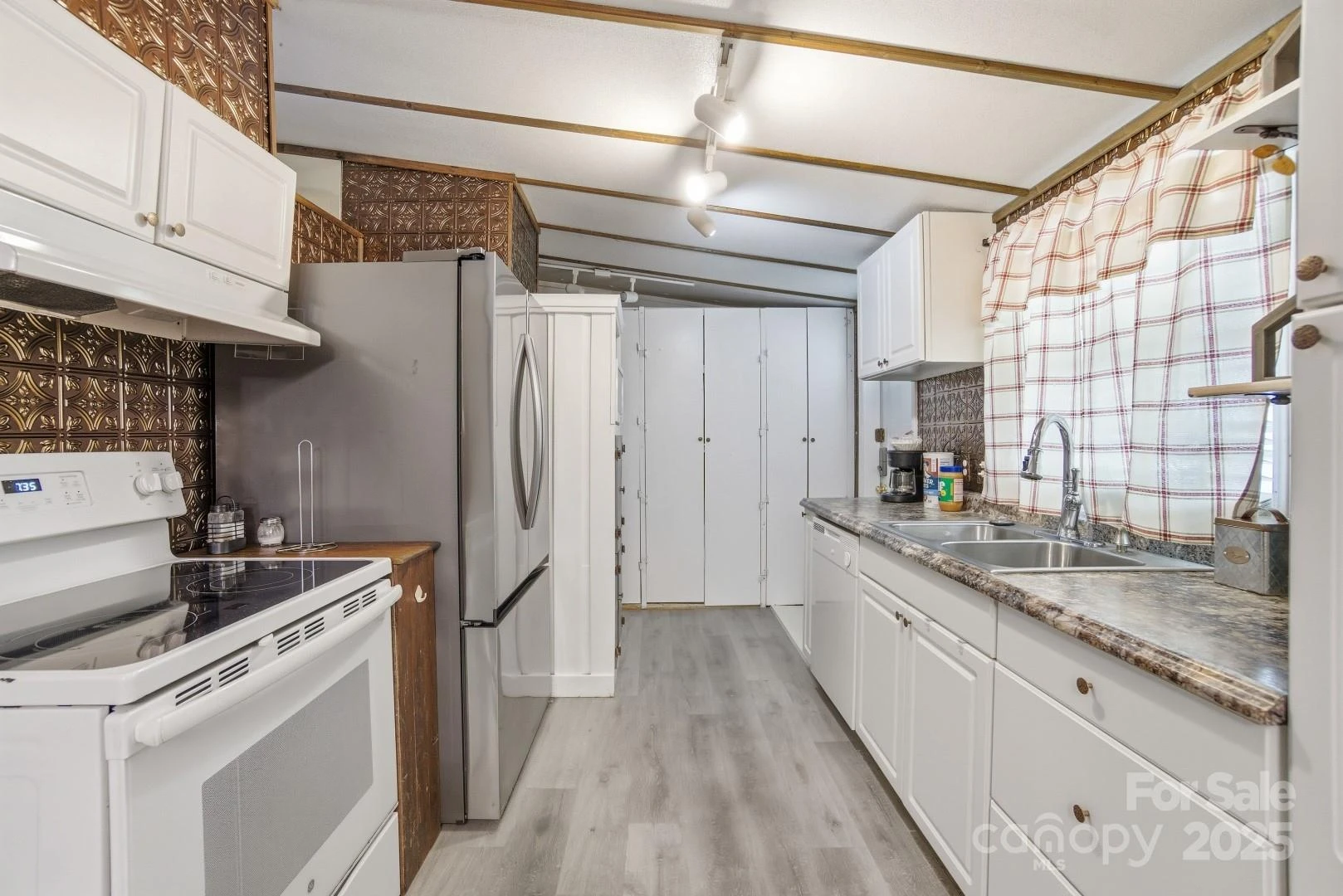 63 Raleigh Lane - Photo 14