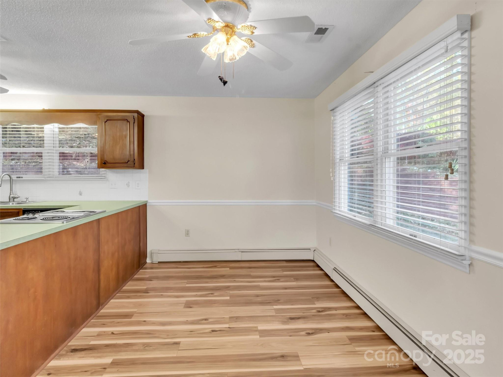 930 Scenic Circle - Photo 12