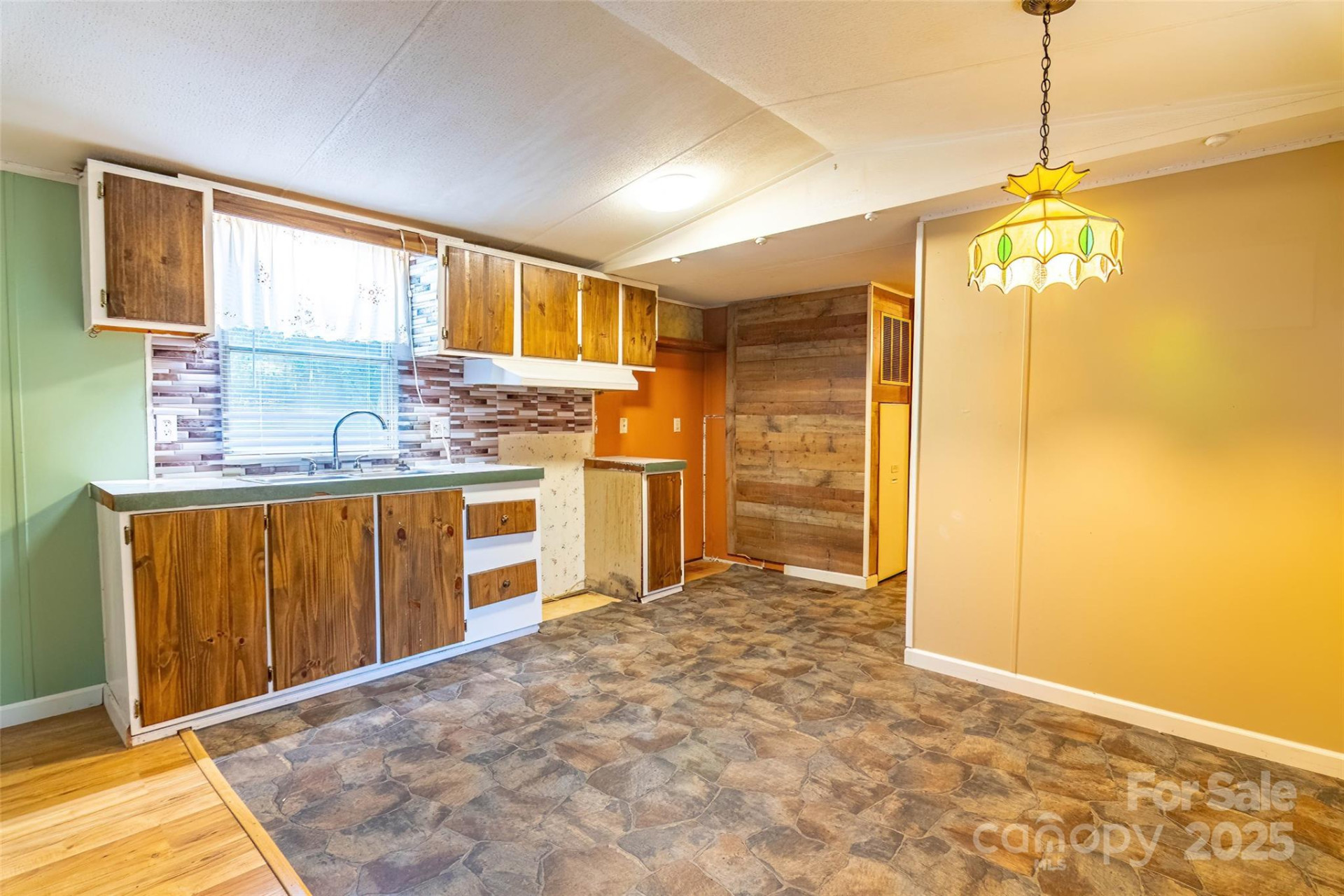 190 Carrs Court - Photo 5