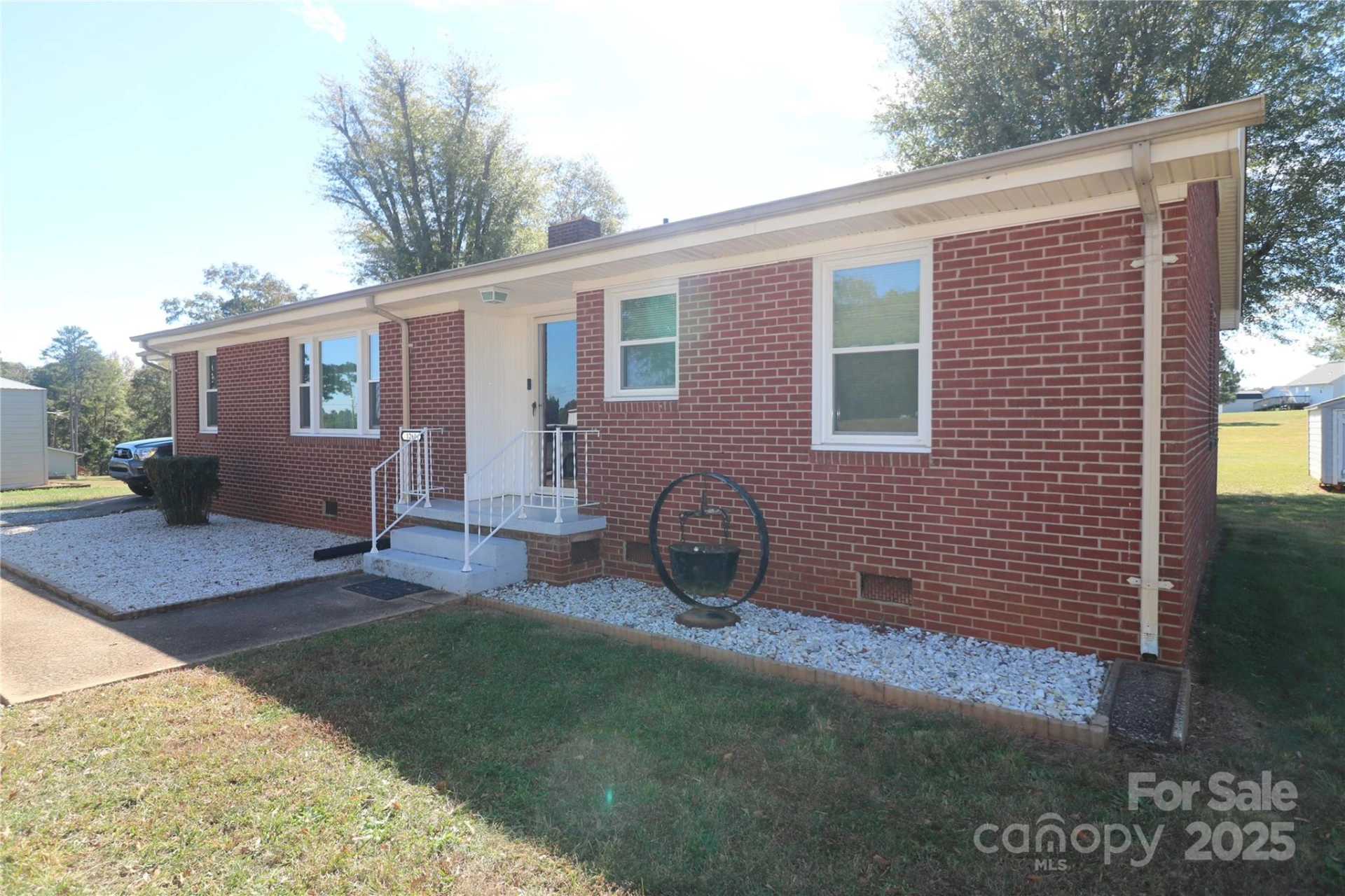 1260 US 221 Highway - Photo 2
