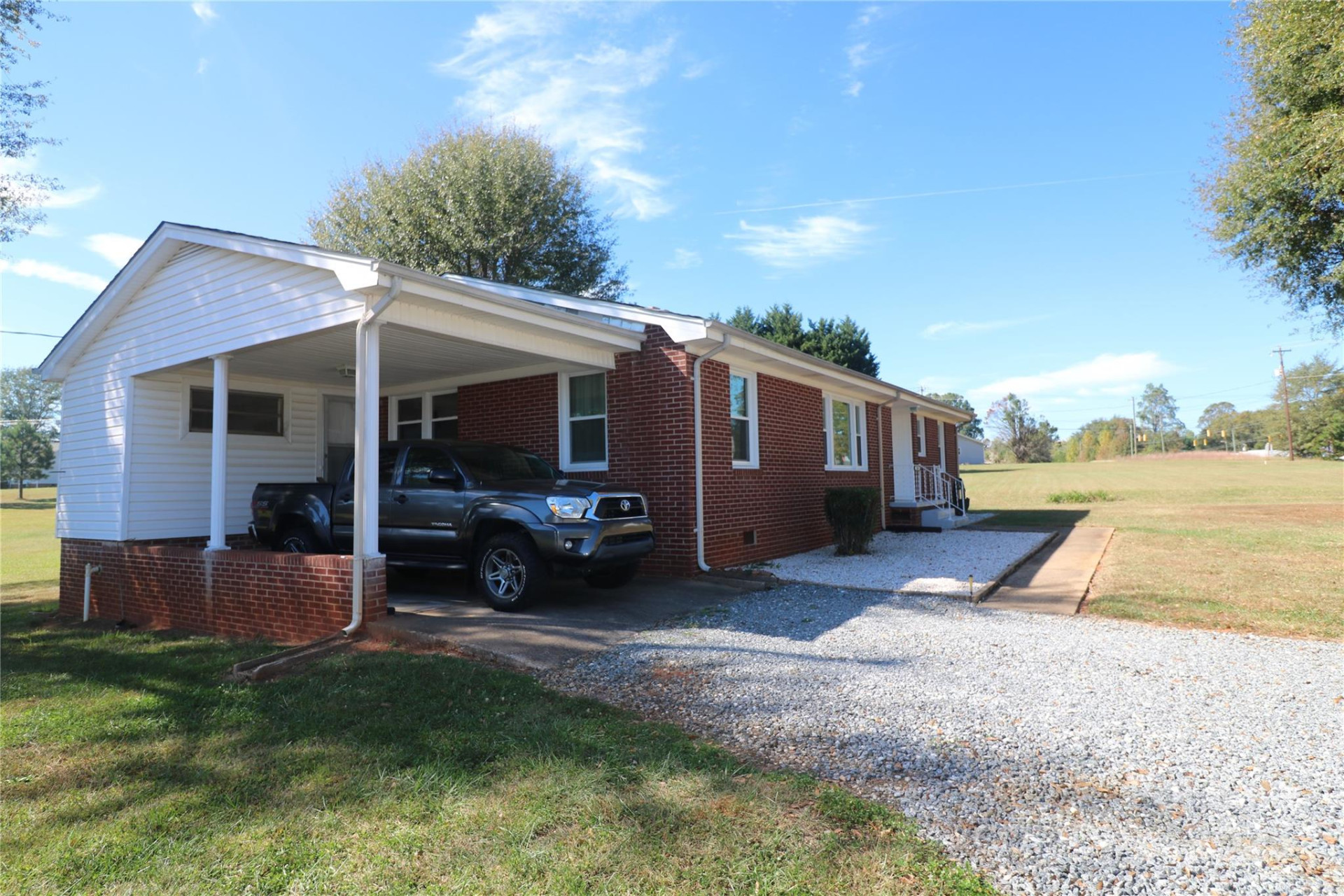 1260 US 221 Highway - Photo 11