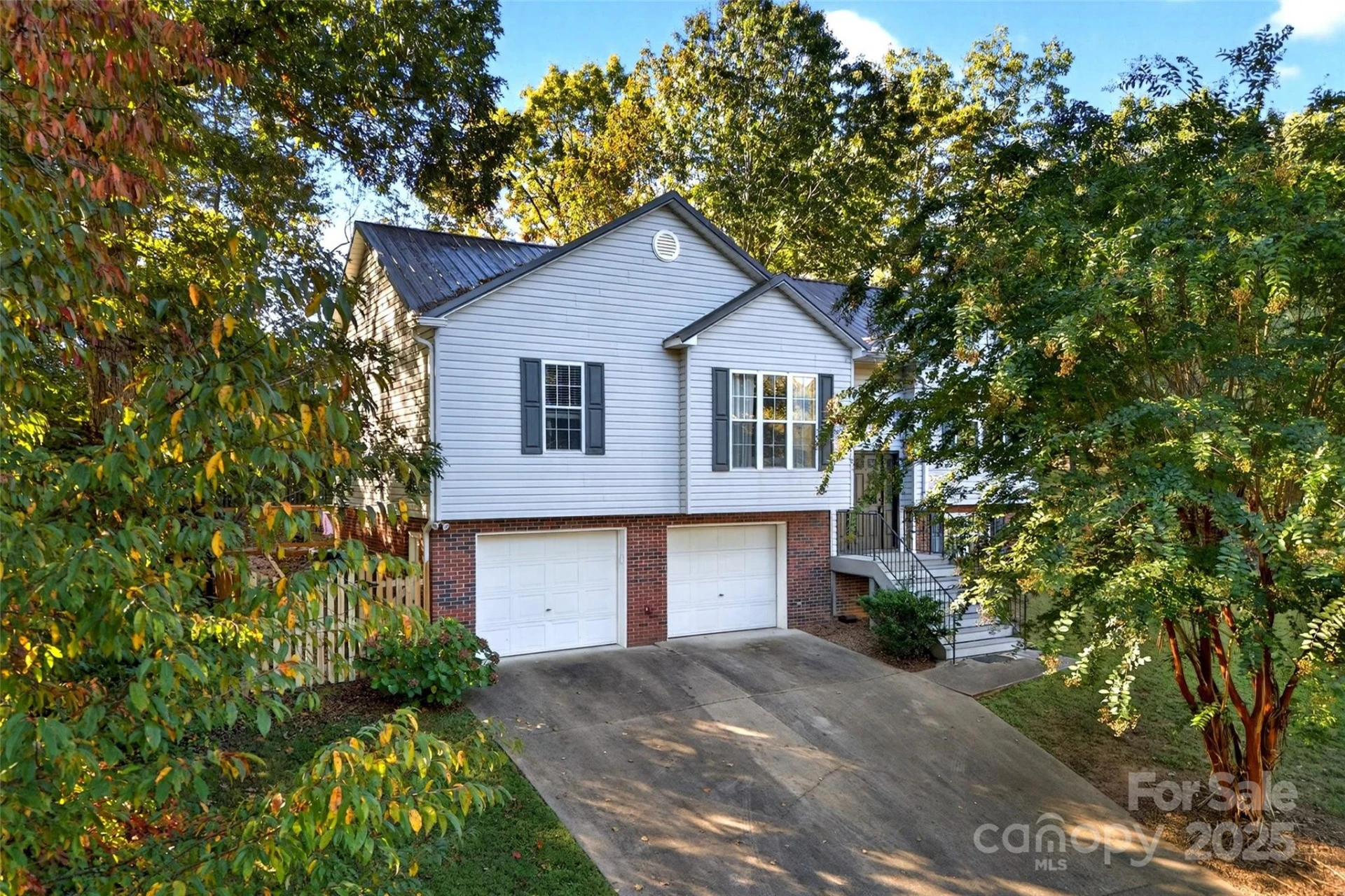 2691 Laurel Pointe Drive - Photo 2