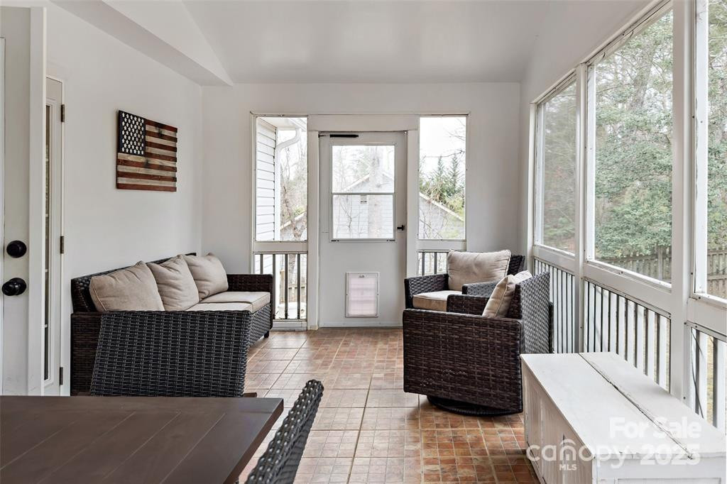 2691 Laurel Pointe Drive - Photo 18