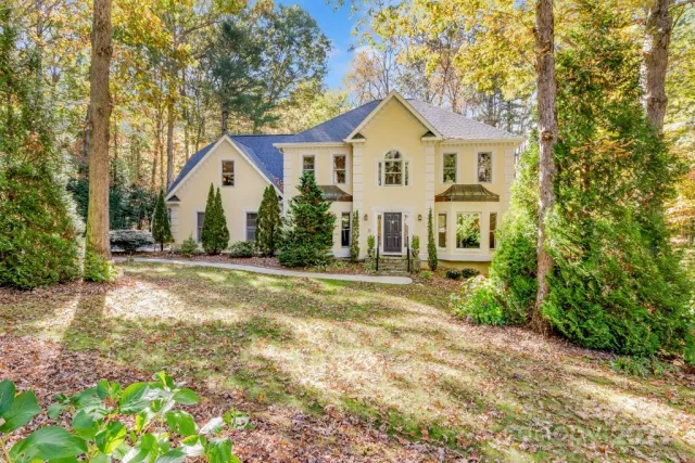 107 SUNNINGDALE Drive