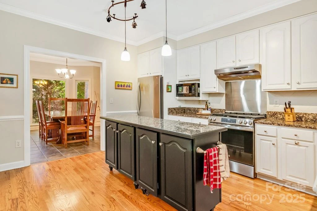 107 SUNNINGDALE Drive - Photo 11
