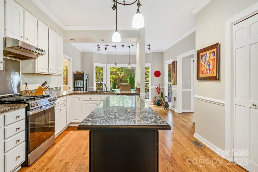 107 SUNNINGDALE Drive - Photo 13