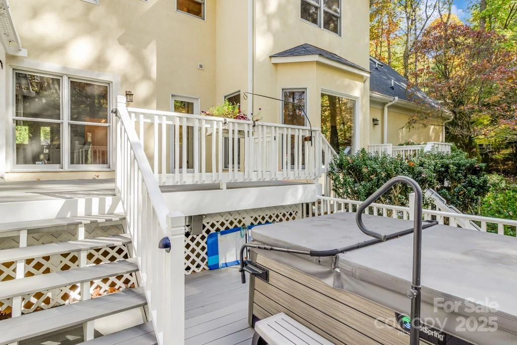 107 SUNNINGDALE Drive - Photo 32