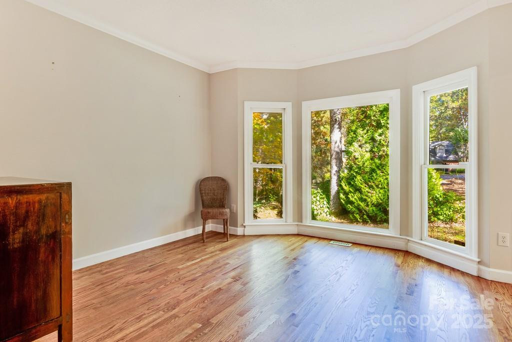 107 SUNNINGDALE Drive - Photo 7