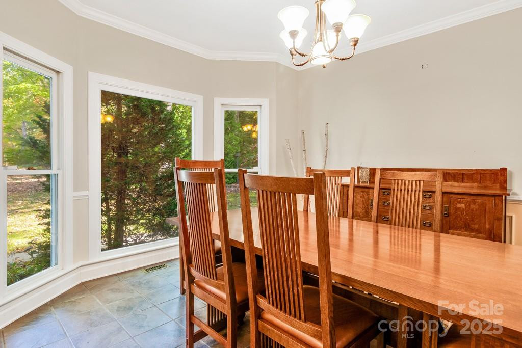 107 SUNNINGDALE Drive - Photo 8